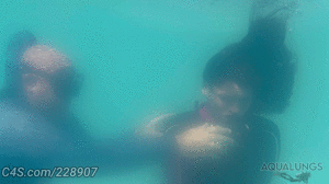 aqualungs50.com - Best of Underwater Bondage thumbnail